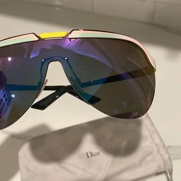 Dior Iridescent Sunglasses 6OST5 - sanvalentin.cl display picture 3